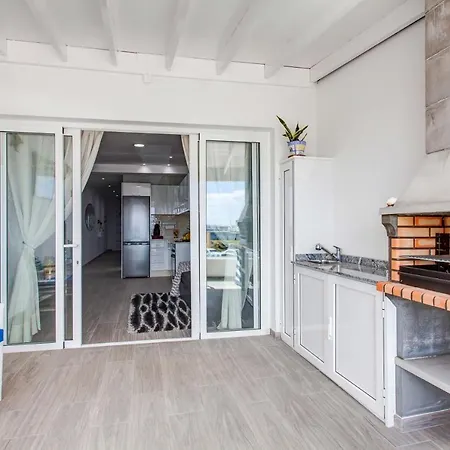 El Galeon Apartment *